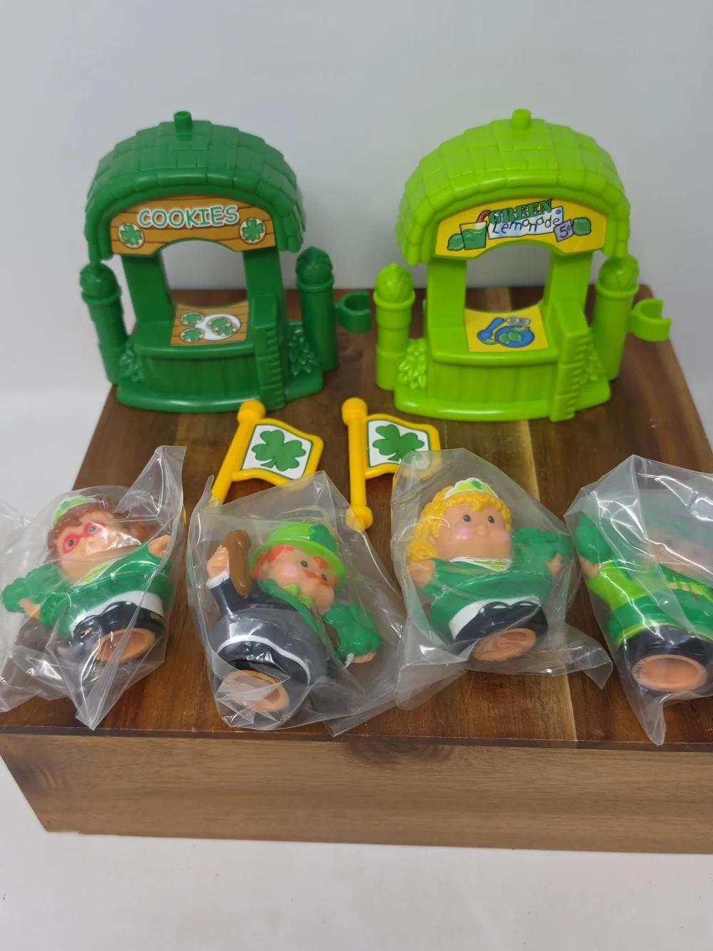 Fisher-Price Little People St. Patrick's Day Parade Play Set - White